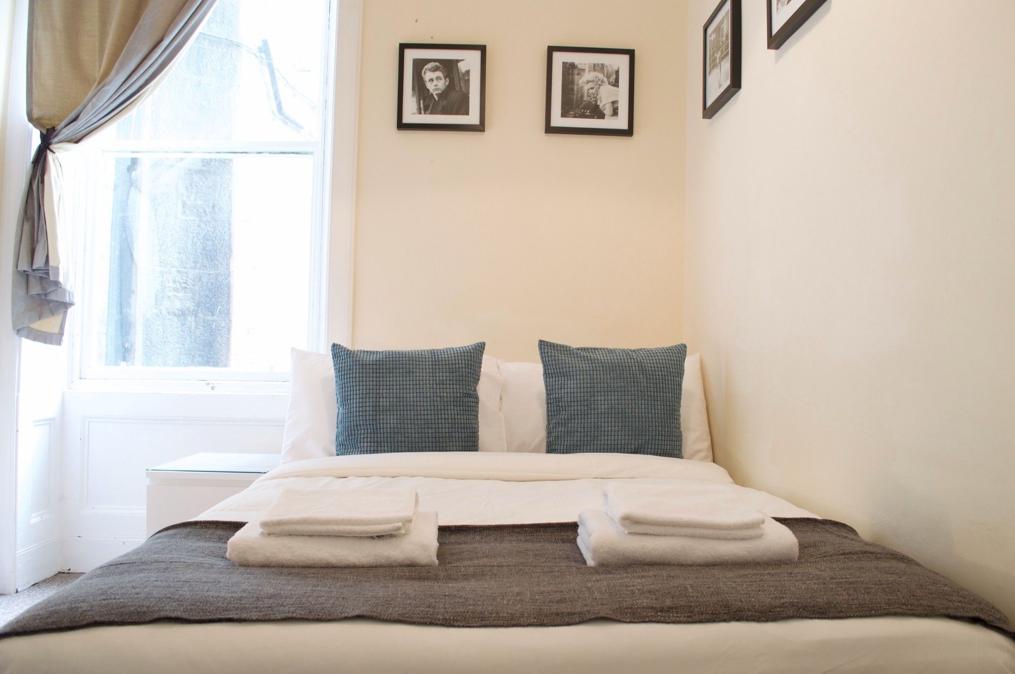 3 Bedroom Apartment Accommodates 8 爱丁堡 外观 照片
